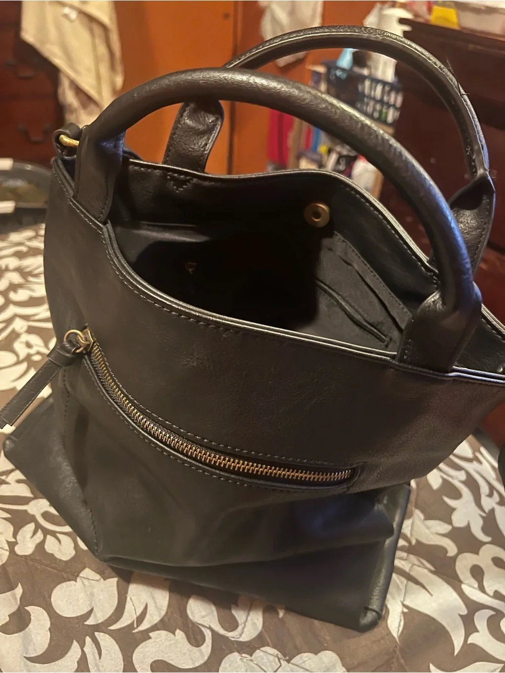 SONOMA Black Men’s Crossbody Messenger Bag Interior Detail